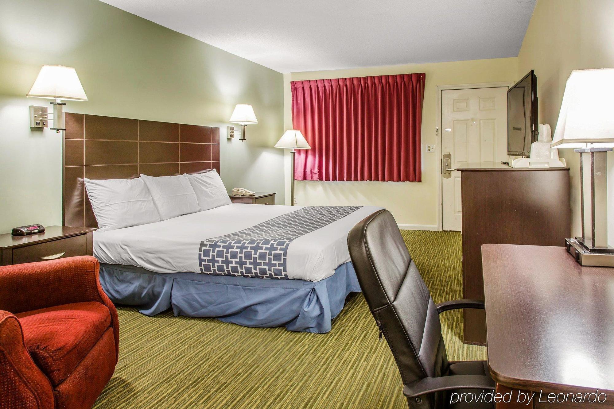 Rodeway Inn Гротон Экстерьер фото